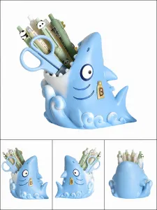 鲨鱼笔筒
