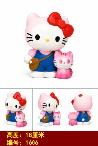 凯蒂猫抱小猫